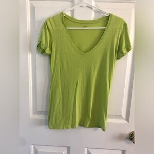 Gap lime green x small low v neck short sleeve tshirt